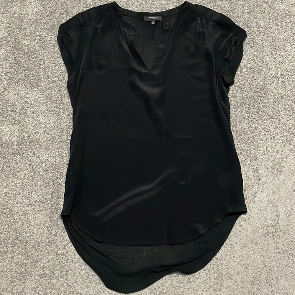 VGC Babaton Silk / Rayon Black Short Sleeve V-Neck T-Shirt - Size XS